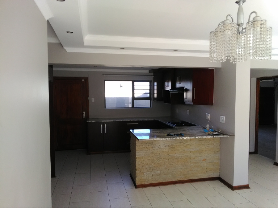 To Let 3 Bedroom Property for Rent in Hillside Free State